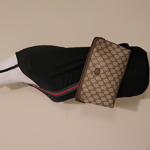 Gucci GG Clutch Crossbody Bag Chest or Waist Bag - Picture 16 of 16